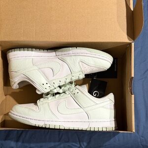 Nike Mint Green Sneakers